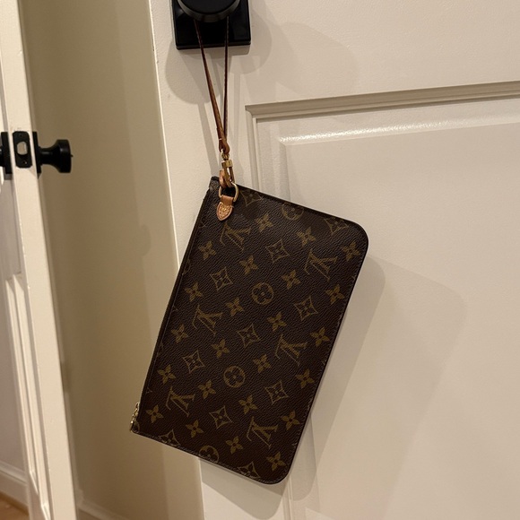 Louis Vuitton Brown Monogram Pouch - Picture 12 of 16